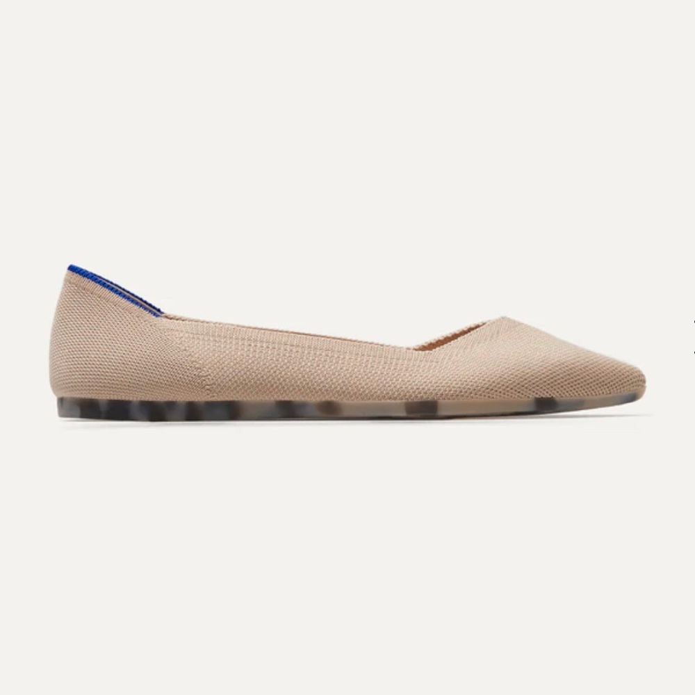 Classic Rothy’s The Point shoe in Ecru Size 8